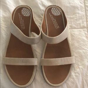 FITFLOP gold shimmer sandal